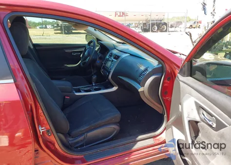 2015 Nissan Altima 2.5 S из США, поврежденный, VIN 1N4AL3AP2FC119948